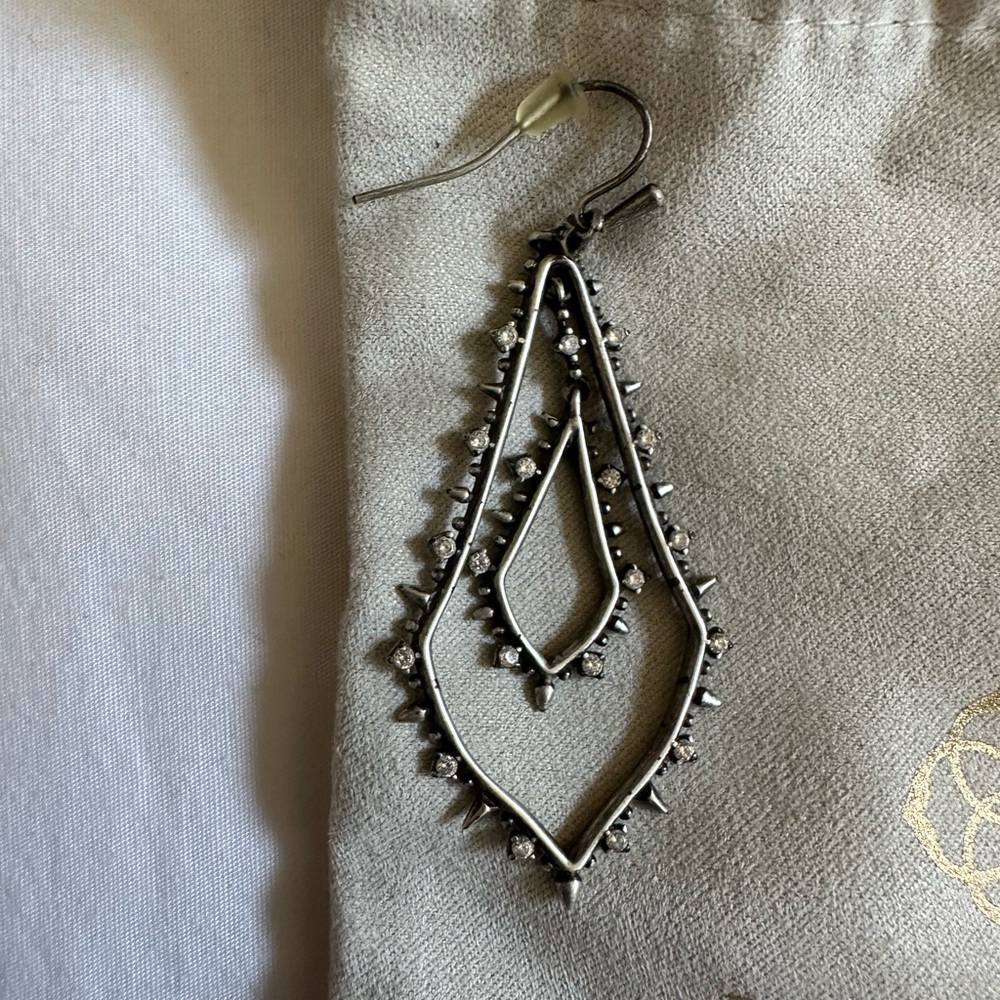 Kendra Scott dangle earrings